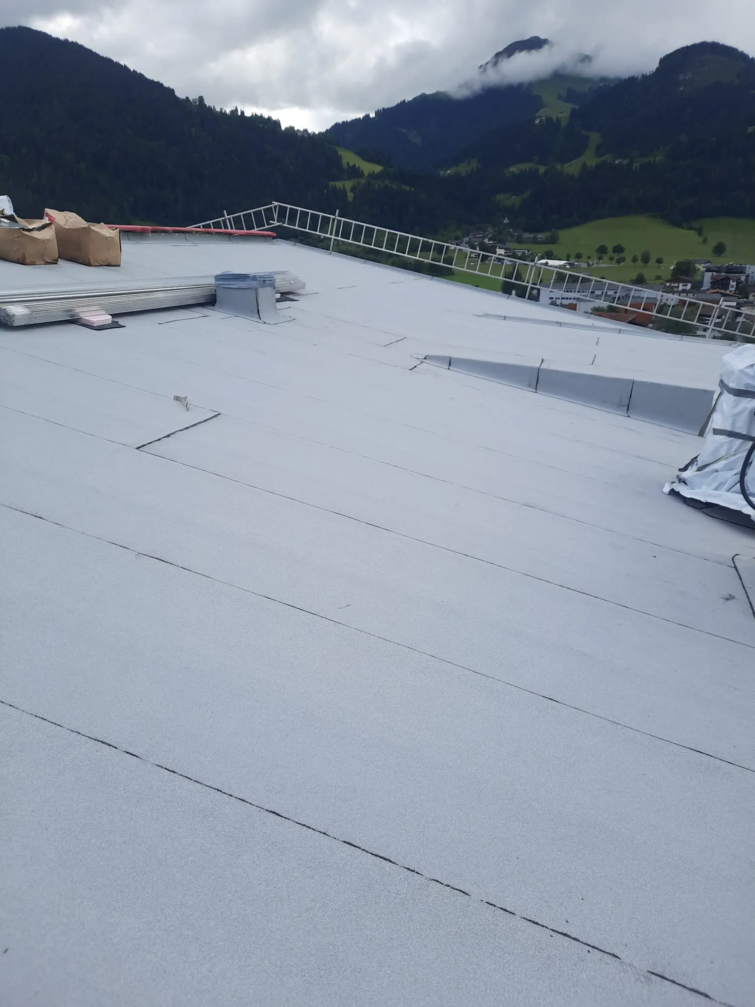 Schwarzdeckerei Tirol – Projekt 12
